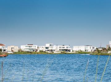Terreno · 675m² · Lote en Venta Al Agua en Carpinchos, Nordelta