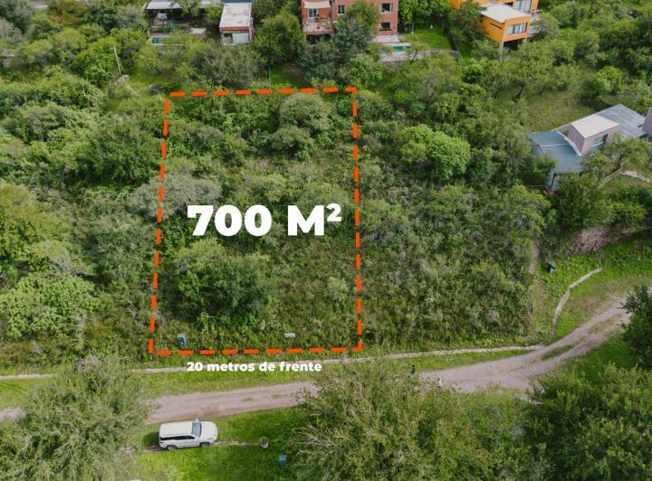 Terreno · 700m²