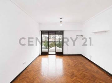 Departamento · 71m² · 3 Ambientes · Venta Departamento 3 Ambientes con Balcon, Sum, Baulera en Once.