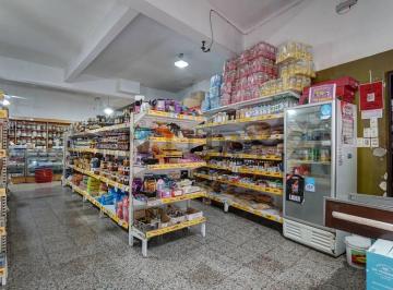 Local comercial · 230m² · 5 Ambientes · 1 Cochera · Venta Local con Deposito y Casa de 6 Ambientes en Parque Avellaneda