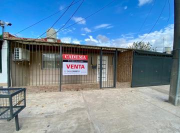 Casa · 96m² · 5 Ambientes · 2 Cocheras · Casa en Venta de 3 Ambientes. Barrio España, Zárate. con Cochera y Quincho