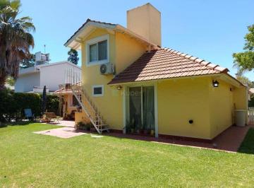 Casa · 175m² · 6 Ambientes · 1 Cochera · Casa Chalet en Venta en Campo Chico, Pilar, G. B. a. Zona Norte