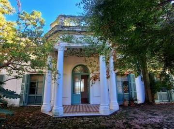 Casa · 757m² · 8 Ambientes · 1 Cochera · Lindísima Casa de Época Totalmente Reciclada en Venta, Ubicada en San Isidro Casco Histórico