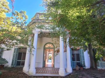 Casa · 757m² · 8 Ambientes · 1 Cochera · Importante Casona del 1900 en Venta Situada en El Casco Histórico de San Isidro