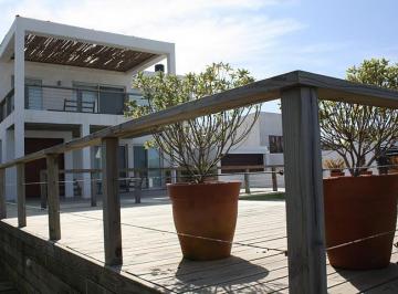 Casa · 150m² · 3 Dormitorios · La Tercera