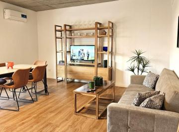 Departamento de 3 ambientes, San Telmo · Muy Luminoso y Cómodo con Vista Abierta en El Corazon de San Telmo