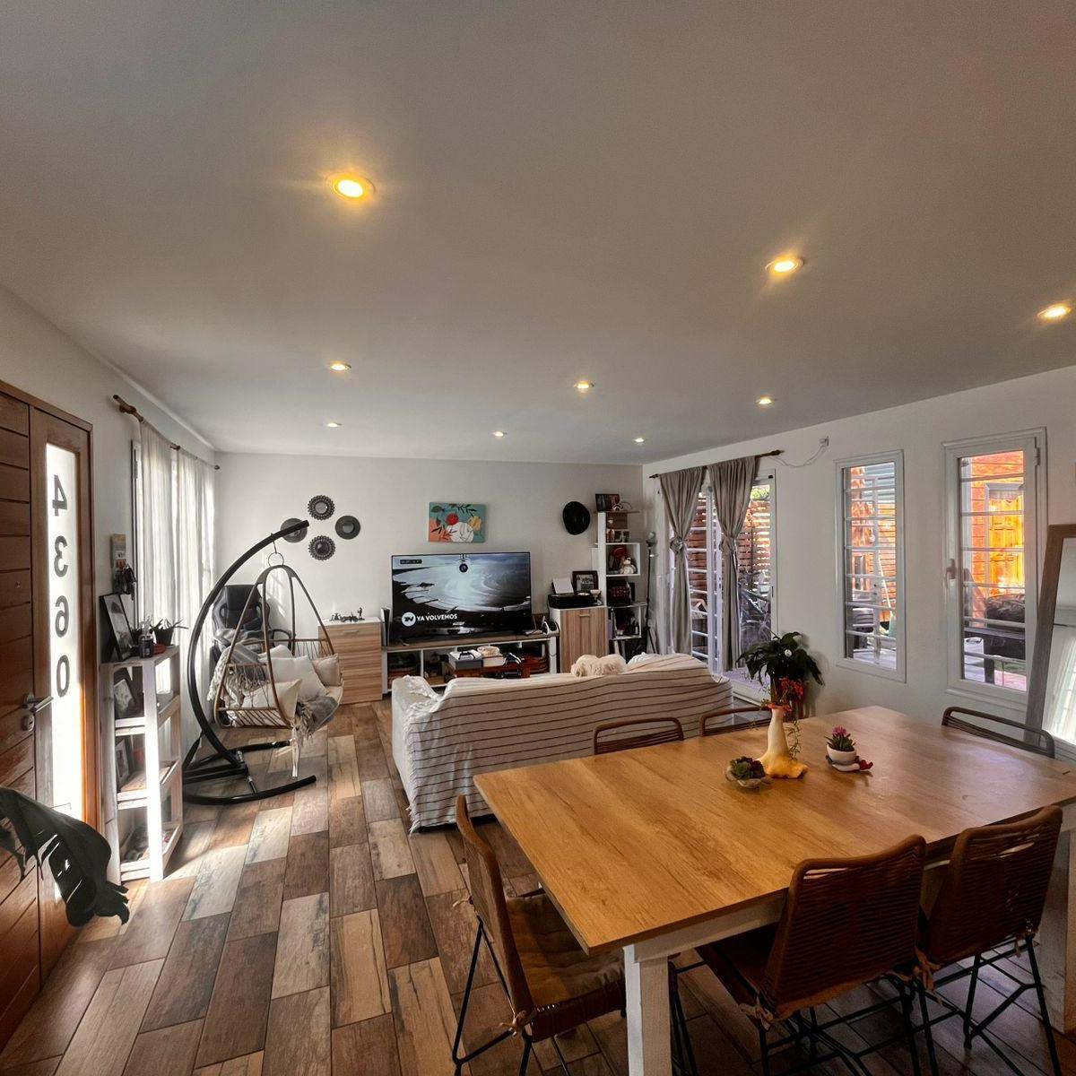 Casa 4 amb, 180m² con patio y departamento independiente — Alfar