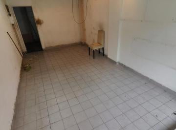 Local comercial · 26m² · Venta de Local a La Calle. Apto Varios Rubros. Cerca de Juan B. Justo. Paternal