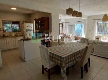 Quinta vacacional · 240m² · 10 Ambientes · 1 Cochera · Casa Quinta en Venta en Pilar Centro, Pilar, G. B. a. Zona Norte