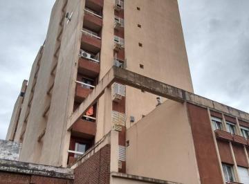 Departamento · 65m² · 3 Ambientes · 1 Cochera · Venta – Departamento de 2 Dorm. con Cochera en Centro