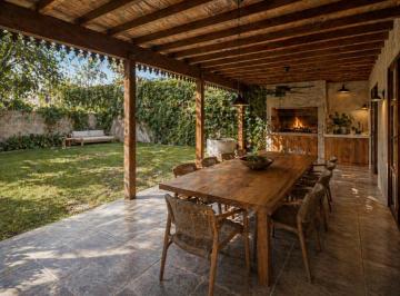 Casa · 160m² · 6 Ambientes · 2 Cocheras · Casa en Fisherton