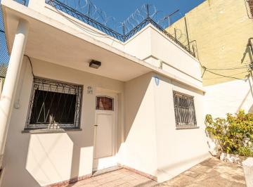 MEY-MEY-218_2 · Oportunidad Única en Villa Ballester: 3 Casas en un Mismo Lote Ideal Para Vivir y Generar Renta a 3