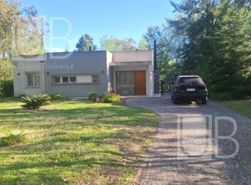 Casa · 1500m² · 3 Ambientes