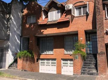 Departamento de 4 ambientes, Quilmes · Triplex de 145 m² con 3 Habitaciones en Venta en Centro