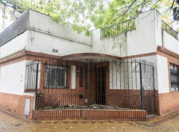 Casa · 128m² · 3 Ambientes · Oportunidad Venta Casa 3 Ambientes con Terraza en Banfield