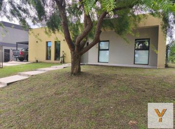 Casa · 150m² · 5 Ambientes · Casa en Alquiler - 4 Dorm. 3 Baños - Escobar