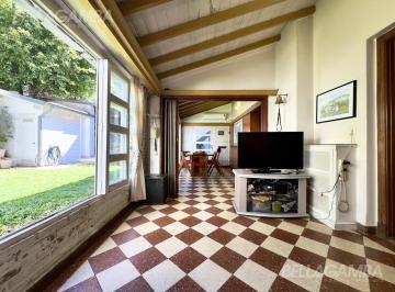 Casa · 324m² · 5 Ambientes · 3 Cocheras · Casa Venta 5 Ambientes Garage Jardin Apto Credito