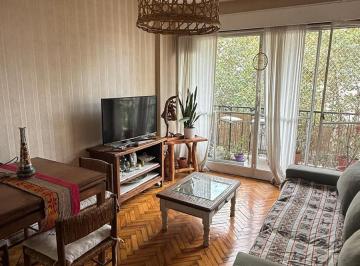 Departamento · 55m² · 3 Ambientes · 3 Amb - Al Frente C/ Balcon y Lavadero - Super Luminoso - Av San Juan y Colombres