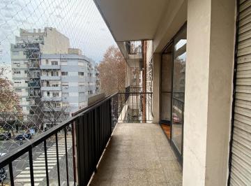 Departamento · 55m² · 3 Ambientes · 3 Amb - Al Frente C/ Balcon y Lavadero - Super Luminoso - Av San Juan y Colombres