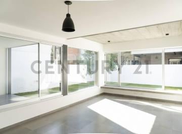 Casa · 106m² · 2 Dormitorios · Casa Tipo Dúplex en Venta en City Bell
