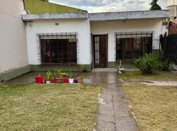 Casa · 96m² · 3 Ambientes · Venta Casa de 3 Ambientes en Berazategui - a Refaccionar