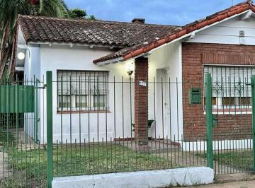 Casa · 300m² · 3 Ambientes · Venta Casa de 3 Ambientes con Garage Los Polvorines