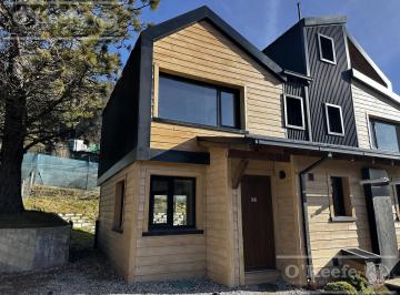 Casa · 69m² · 3 Ambientes · 1 Cochera · Casa en Venta de 3 Ambientes en El Estribo Bariloche
