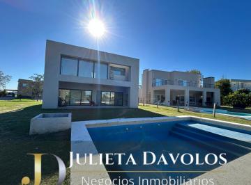 Casa · 246m² · 6 Ambientes · Casa en Venta 6 Ambientes Barrio El Canton Norte a La Laguna