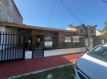 Casa · 250m² · 3 Ambientes · Venta Casa 3 Ambientes con Pileta y Quincho San Miguel