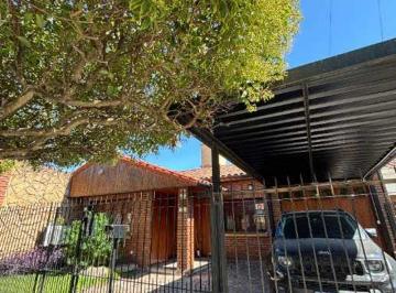 Casa de 3 ambientes, Quilmes · Chalet 3 Ambientes en Venta en Ezpeleta