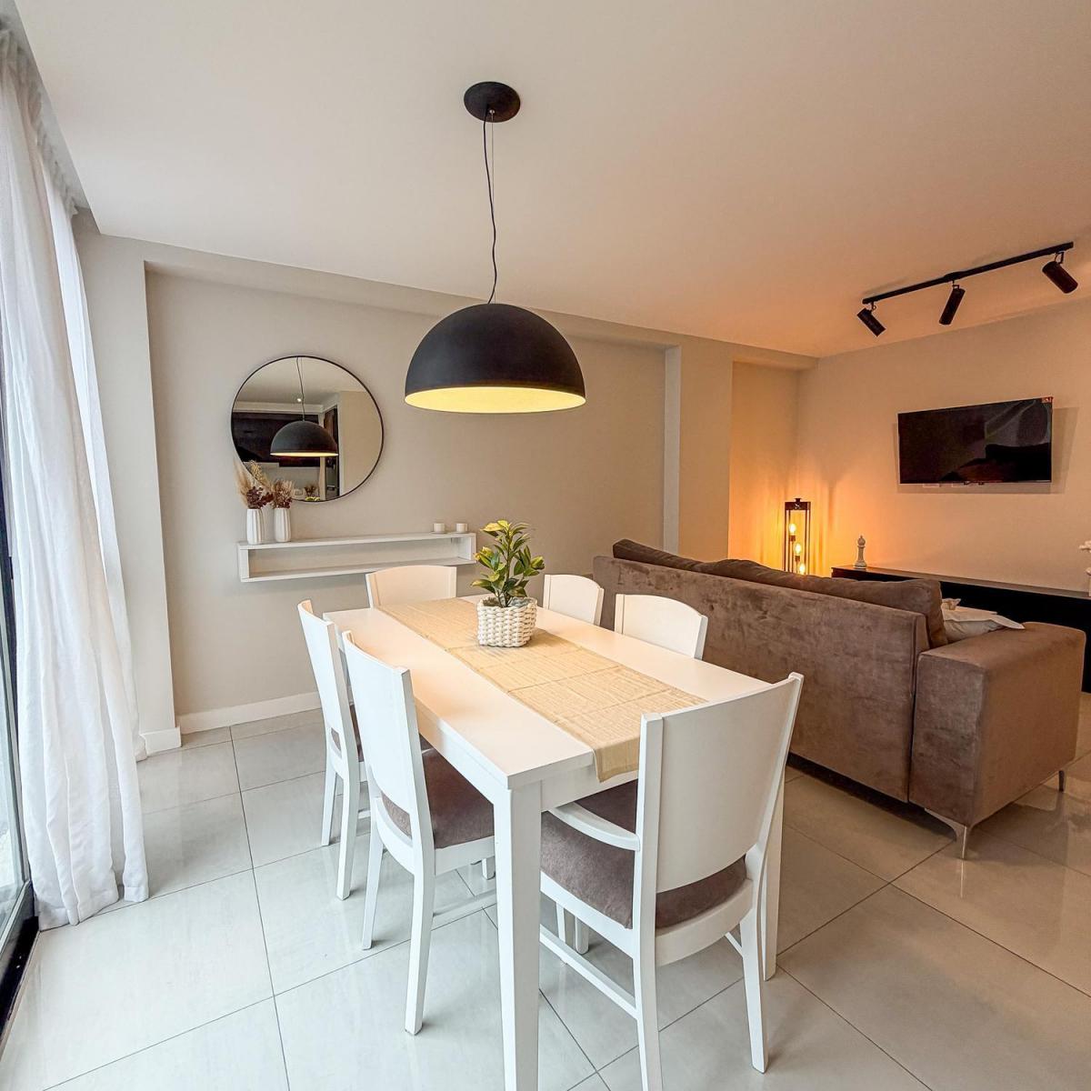 Semipiso 3 amb, 85m² con balcón y baulera — Macrocentro