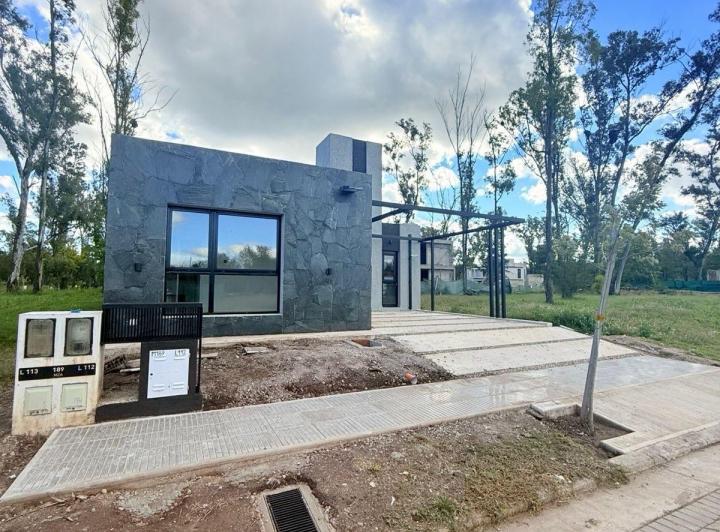 Casa · 130m² · 4 Ambientes · 2 Cocheras