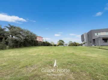 Terreno · 802m² · Lote en Venta Frente a La Laguna en El Cantón Golf, Escobar.
