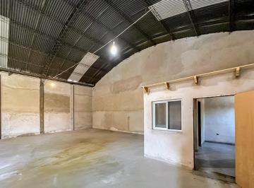 Bodega-Galpón · 210m² · Venta Galpon con Oficina