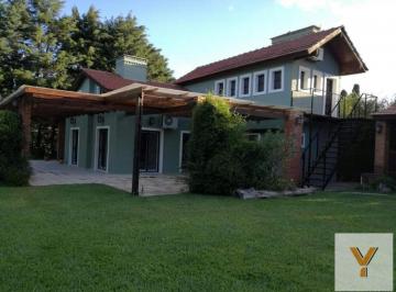 Casa · 200m² · 3 Ambientes · Casa en Venta - 2 Dorm. 3 Baños - Exaltación de La Cruz