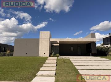 Casa · 213m² · 6 Ambientes · 4 Cocheras · Casa en Venta, La Calesa Pilara