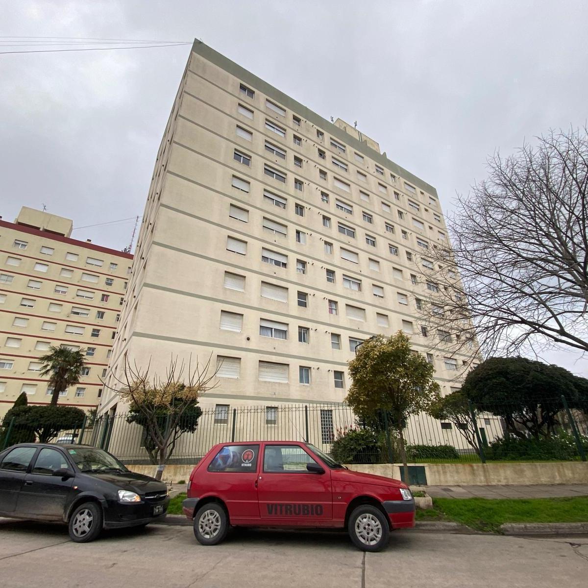 Depto 3 amb, 61m² con cochera y terraza común — Torres de Bahía Blanca