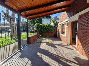 Casa · 255m² · 6 Ambientes · 1 Cochera · Venta Casa 3 Dorm. Jardin