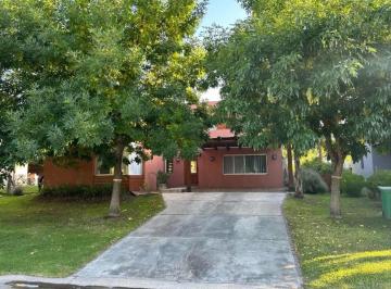 Casa · 175m² · 5 Ambientes · 2 Cocheras · Casa a La Venta en Escobar