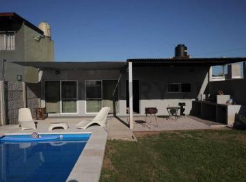 Casa · 65m² · Casa con Amplio Jardín y Pileta en Lomas de Alicia – Granadero Baigorria