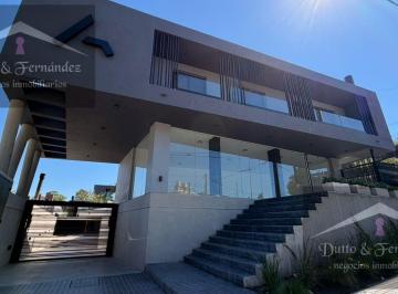 Departamento · 53m² · 2 Ambientes · 1 Cochera · Departamento en Venta - Villa Carlos Paz