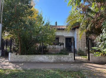 Casa · 150m² · 4 Ambientes · 1 Cochera · Casa en Venta Adrogue