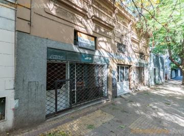 Casa · 184m² · 5 Ambientes · 58 Entre 2 y 3 La Plata - Casa de 3 Dormitorio 2 Locales a Reciclar o Demoler en Venta
