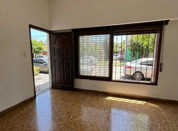 Casa de 5 ambientes, San Isidro · Alquiler – Chalet Refaccionado a Nuevo en Zona Norte Beccar