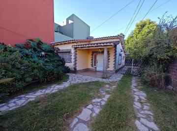 Casa · 79m² · 3 Ambientes · 1 Cochera · Casa Chalet en Venta en G. de Lafarrere
