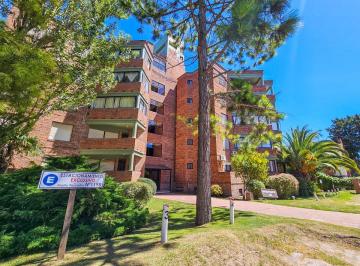 Departamento de 3 ambientes, Pinamar · Excelente Depto Al Frente C/ Balcón Terraza y Parrilla. 2 Dorm 2 Baños; Lavadero. Portería Permanent