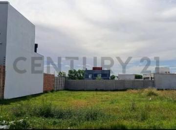 Terreno · 381m² · 446 E/ 29 y 30 - Lote en Venta en City Bell de 381 m².