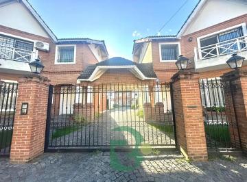 Casa · 100m² · 4 Ambientes · 1 Cochera · Venta Duplex 4 Plejo Cerrado. Castelar Norte
