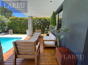 Casa · 228m² · 5 Ambientes · 2 Cocheras · Casa en Alquiler Anual, Las Liebres