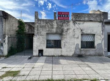 Casa de 4 ambientes, La Matanza · Casa 3 1/2 Amb - Lote 10 X 25 - Ideal Vivienda a Remodelar - Zon U1b